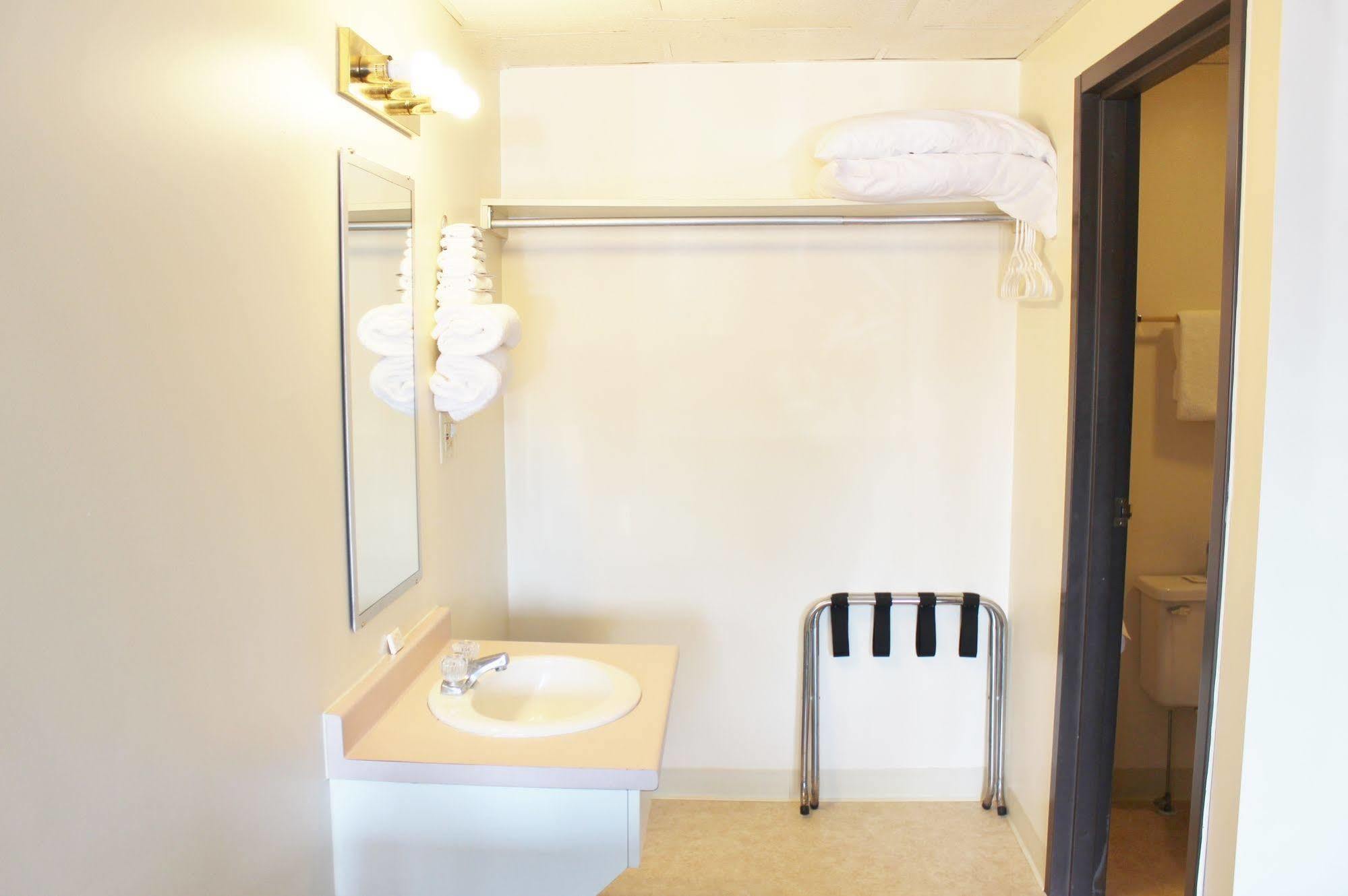 Otter Creek Inn 亚历山德里亚贝 外观 照片